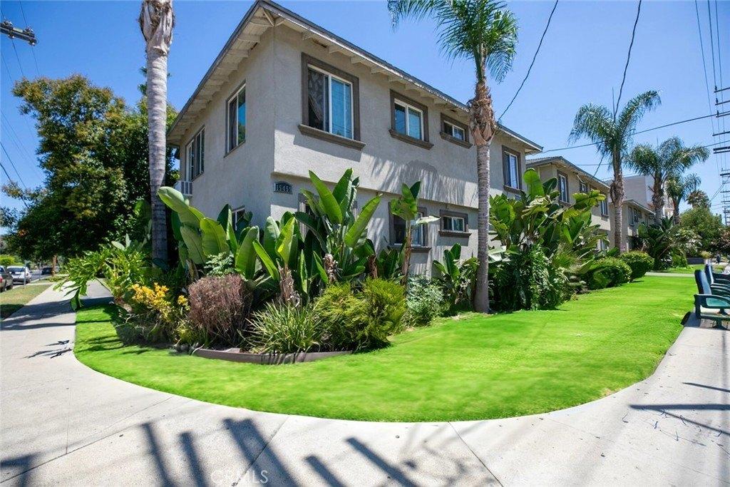Property Image for 15445 Vanowen Street