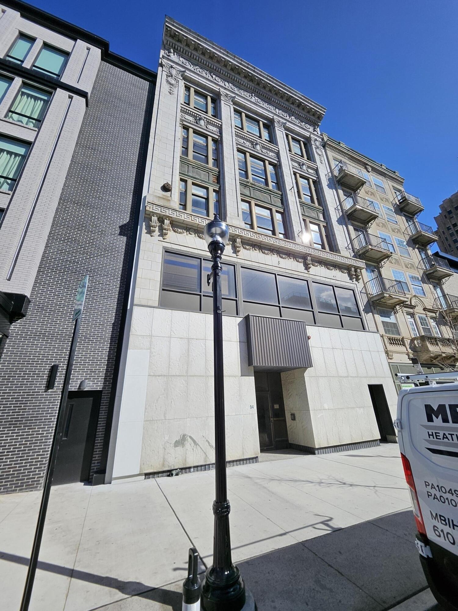 Property Image for 943 W Hamilton Street
