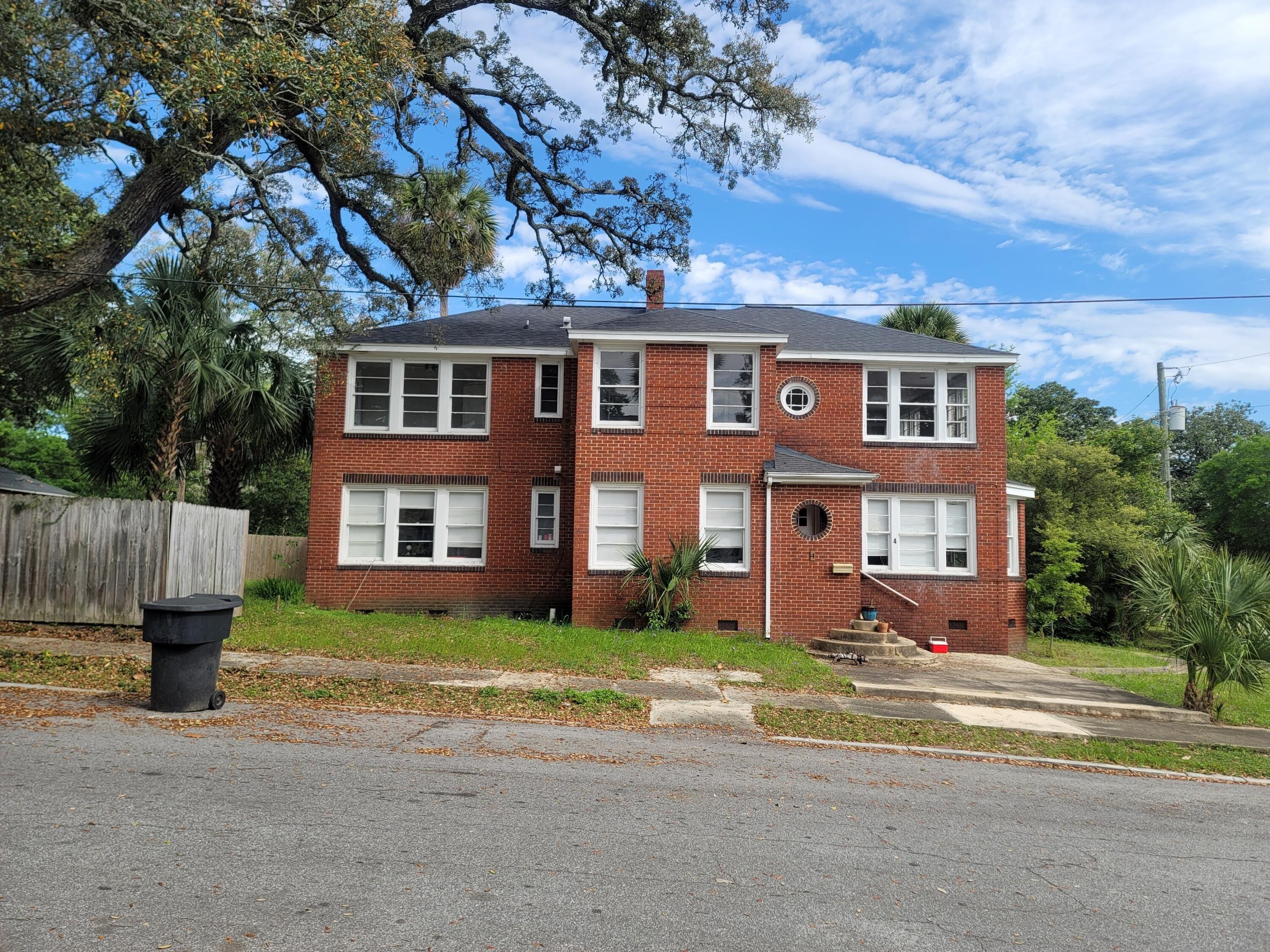 Property Image for 4 W DeSoto Street