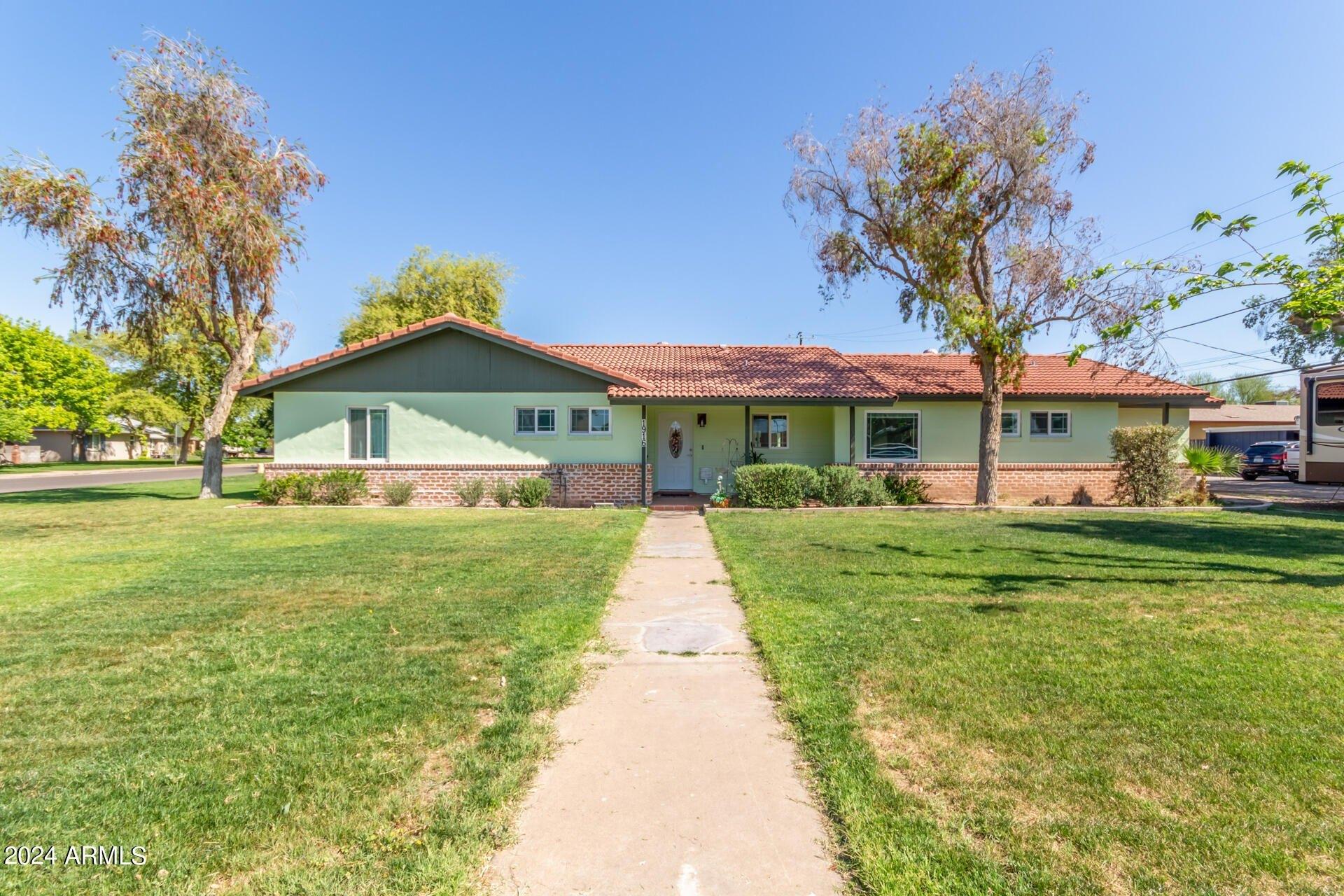 Property Image for 1916 W CAMBRIDGE Avenue