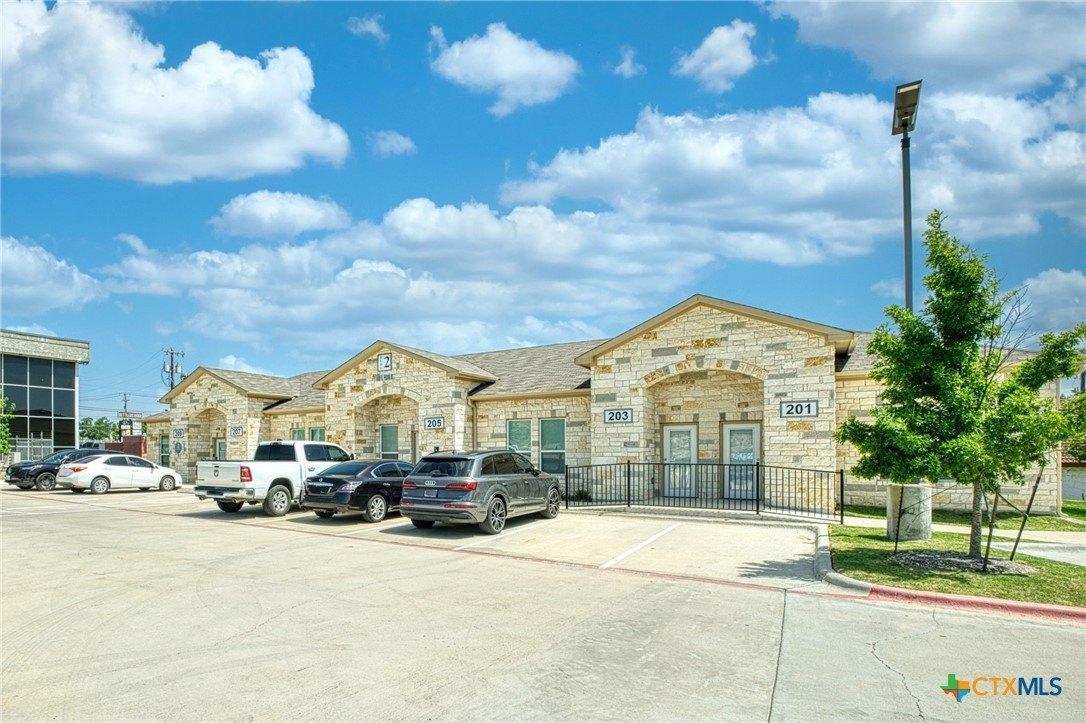 Property Image for 1009 W Pecan Street #201, 203, 205, 207, 209