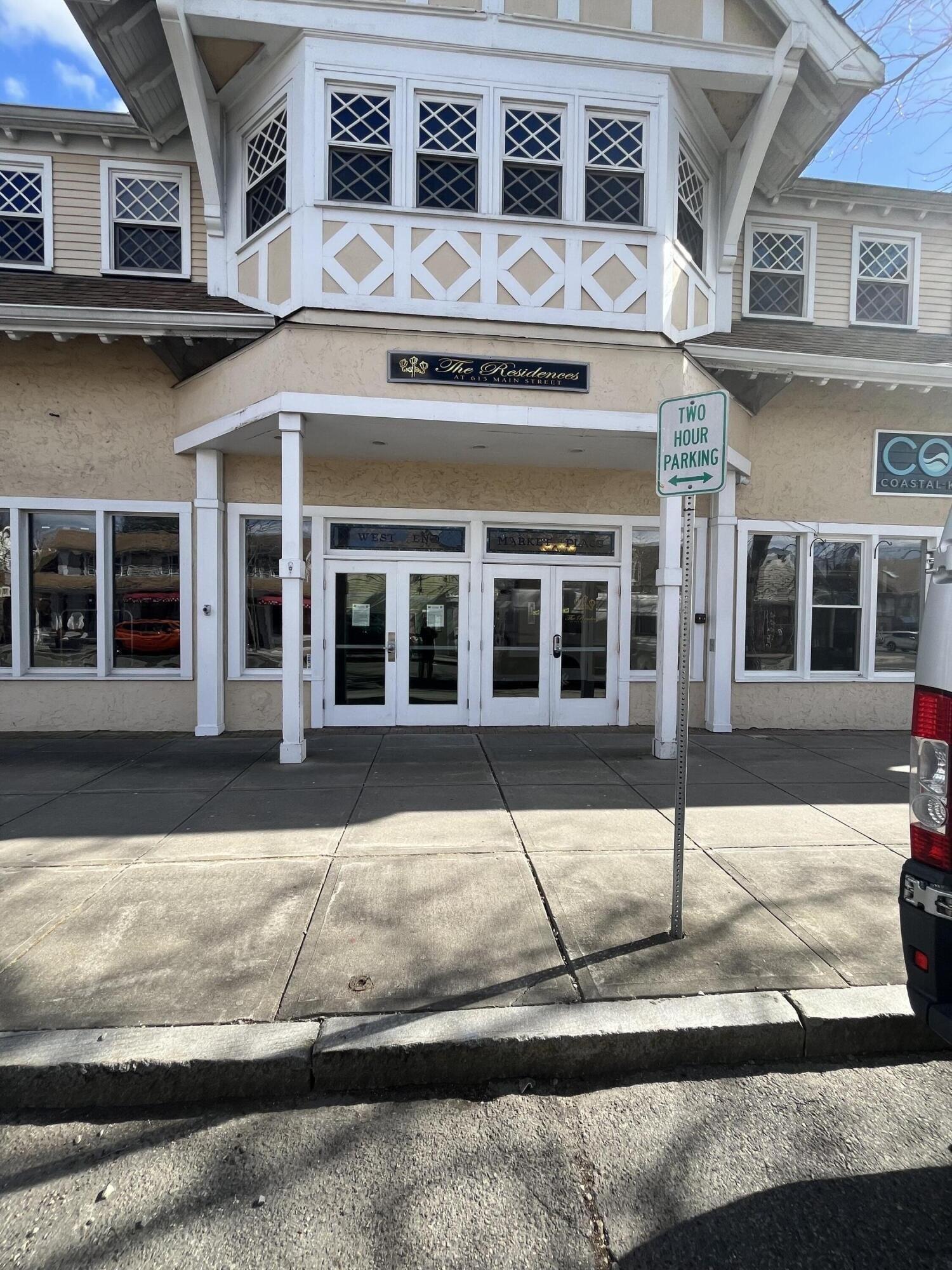 Property Image for 615 Main Street 13