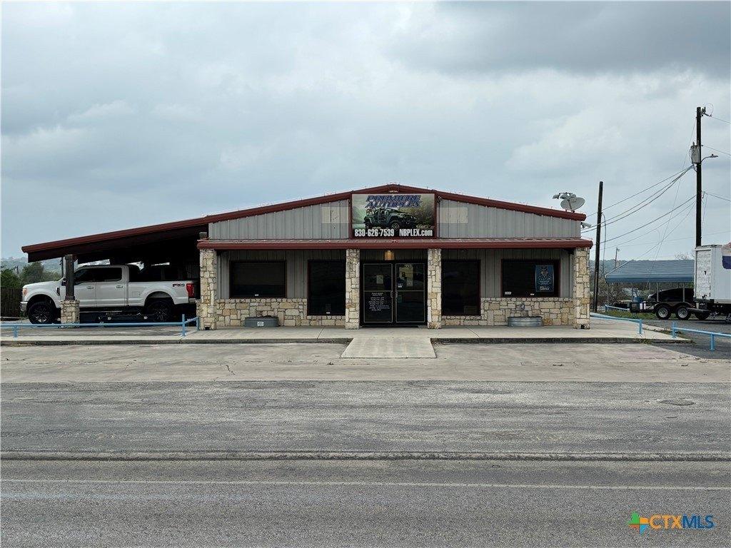 Property Image for 2250 S I-35 Expressway