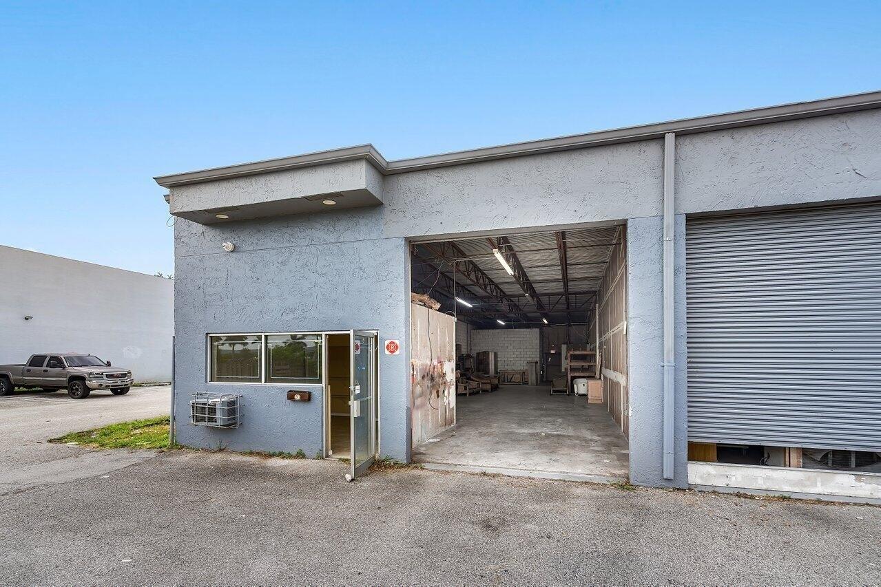 Property Image for 1425 SW 1st Court 19