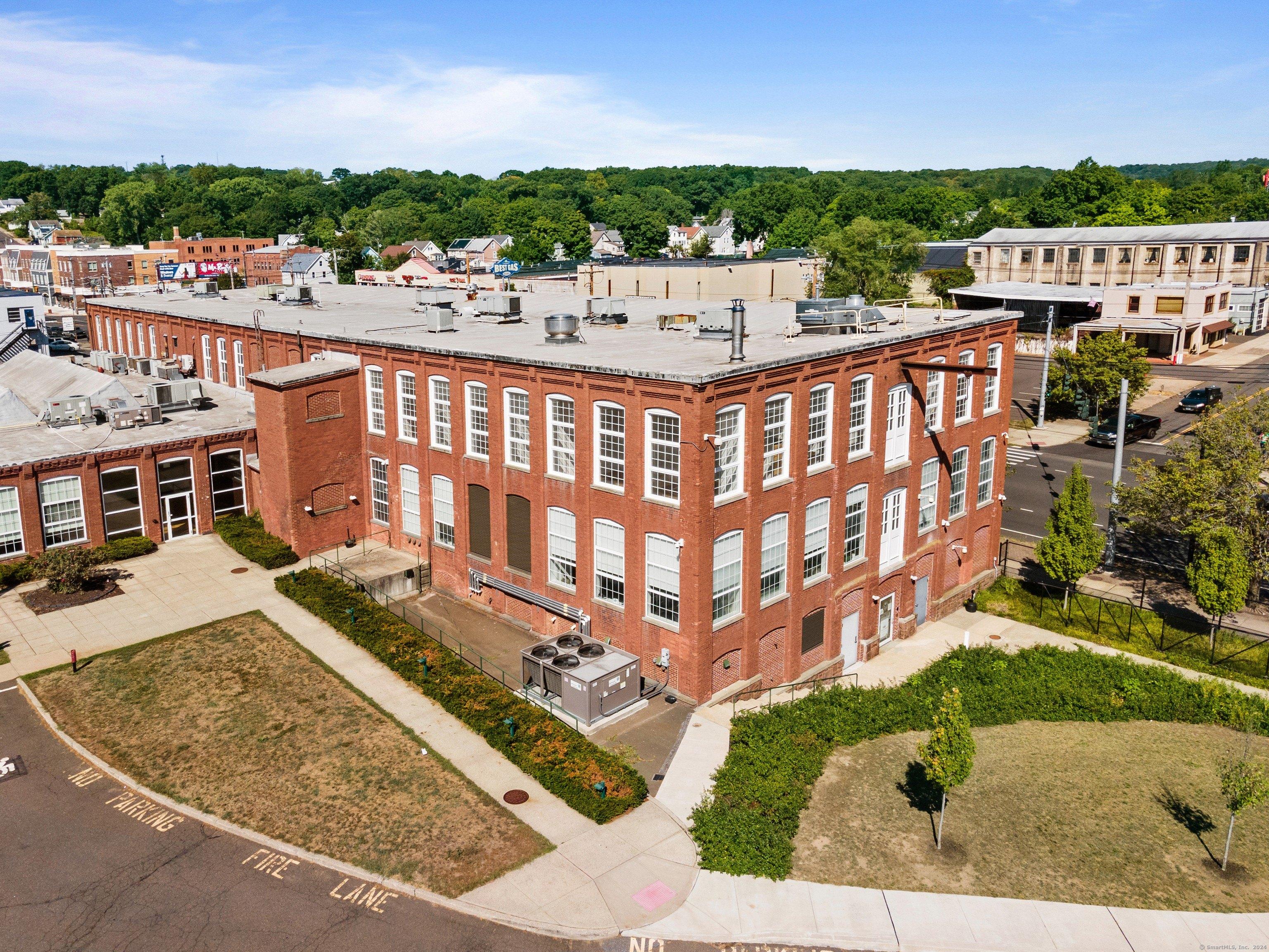 Property Image for 114 Boston Post Road