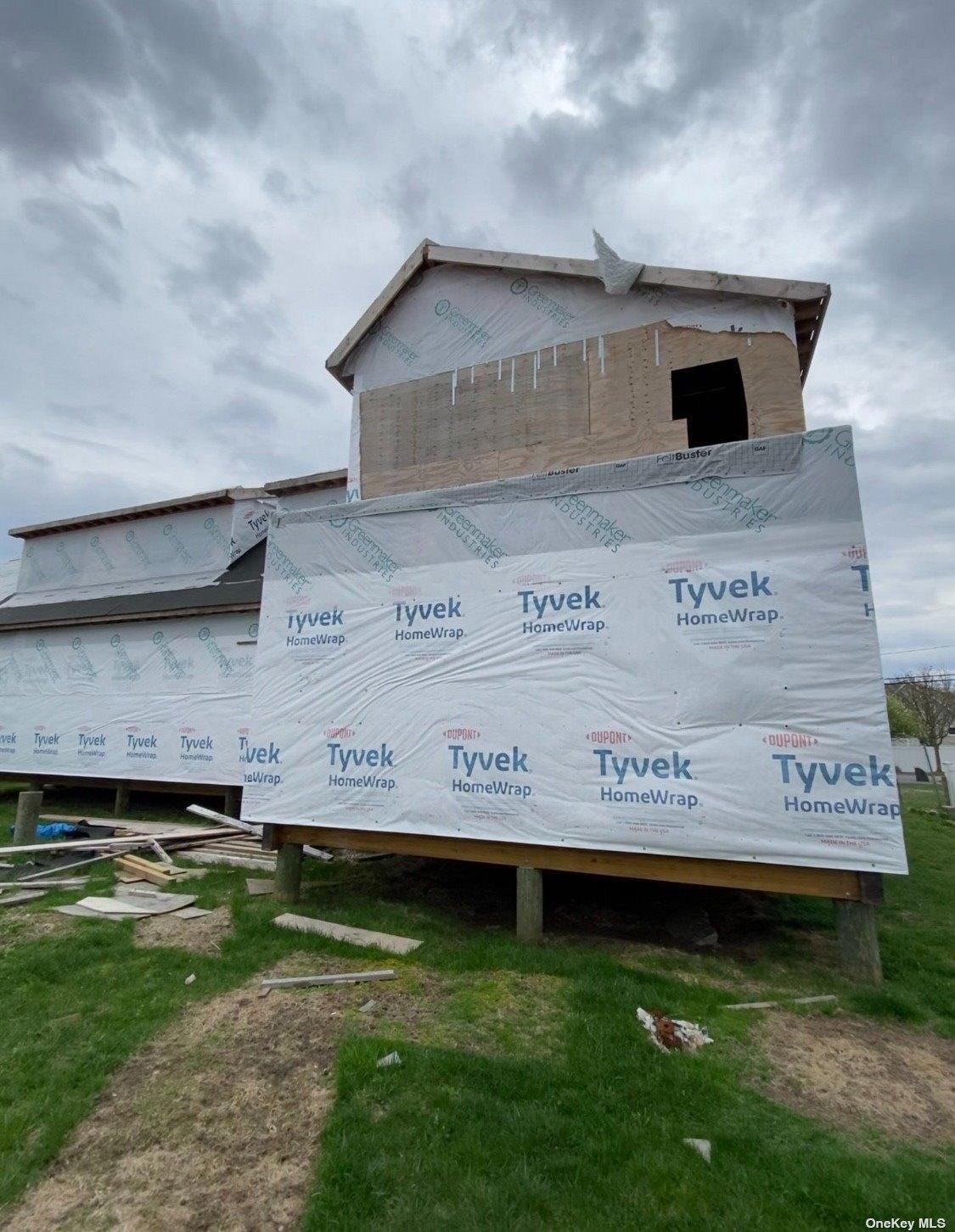 16 Lucinda Drive, Babylon, NY 11702 MLS 3474849 CENTURY 21