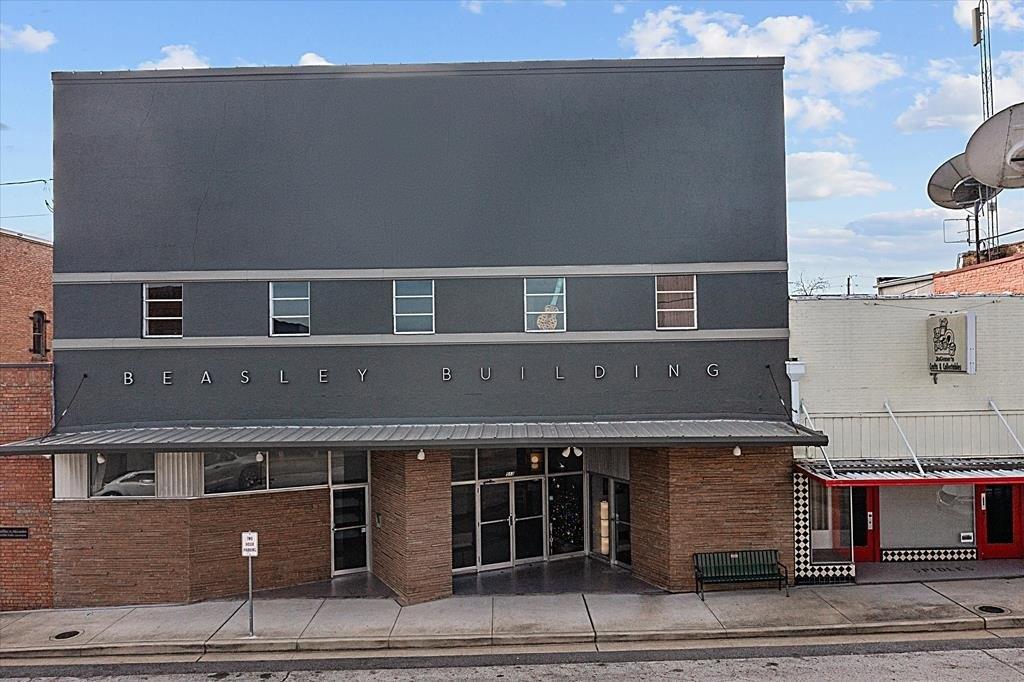 Property Image for 513 East Houston Avenue