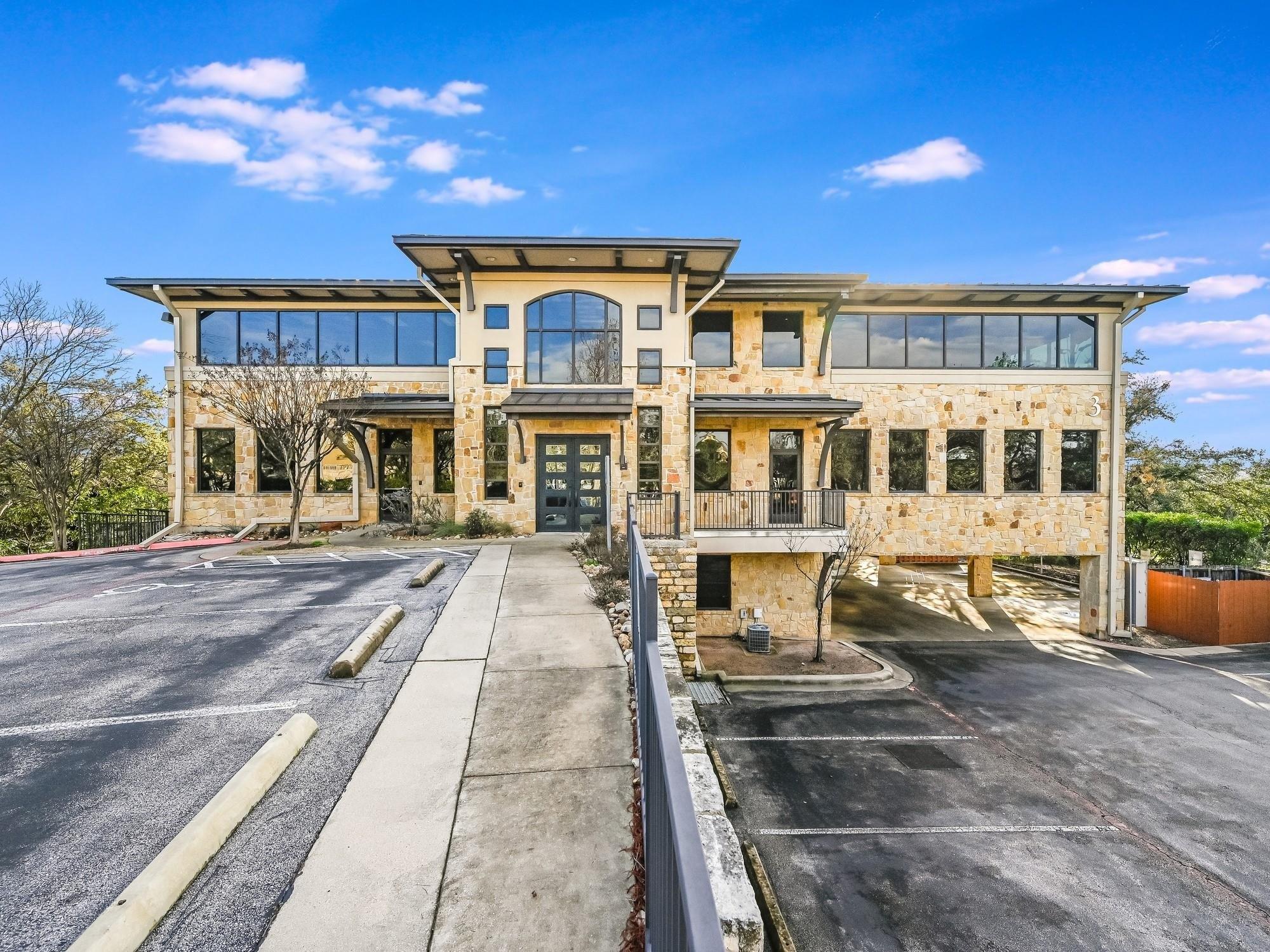 Property Image for 3 Lakeway Centre CT 110