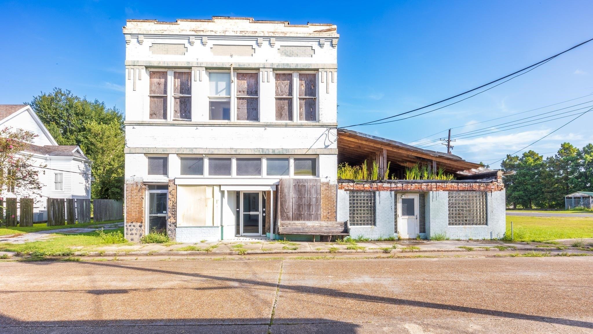 Property Image for 110 Barataria Street