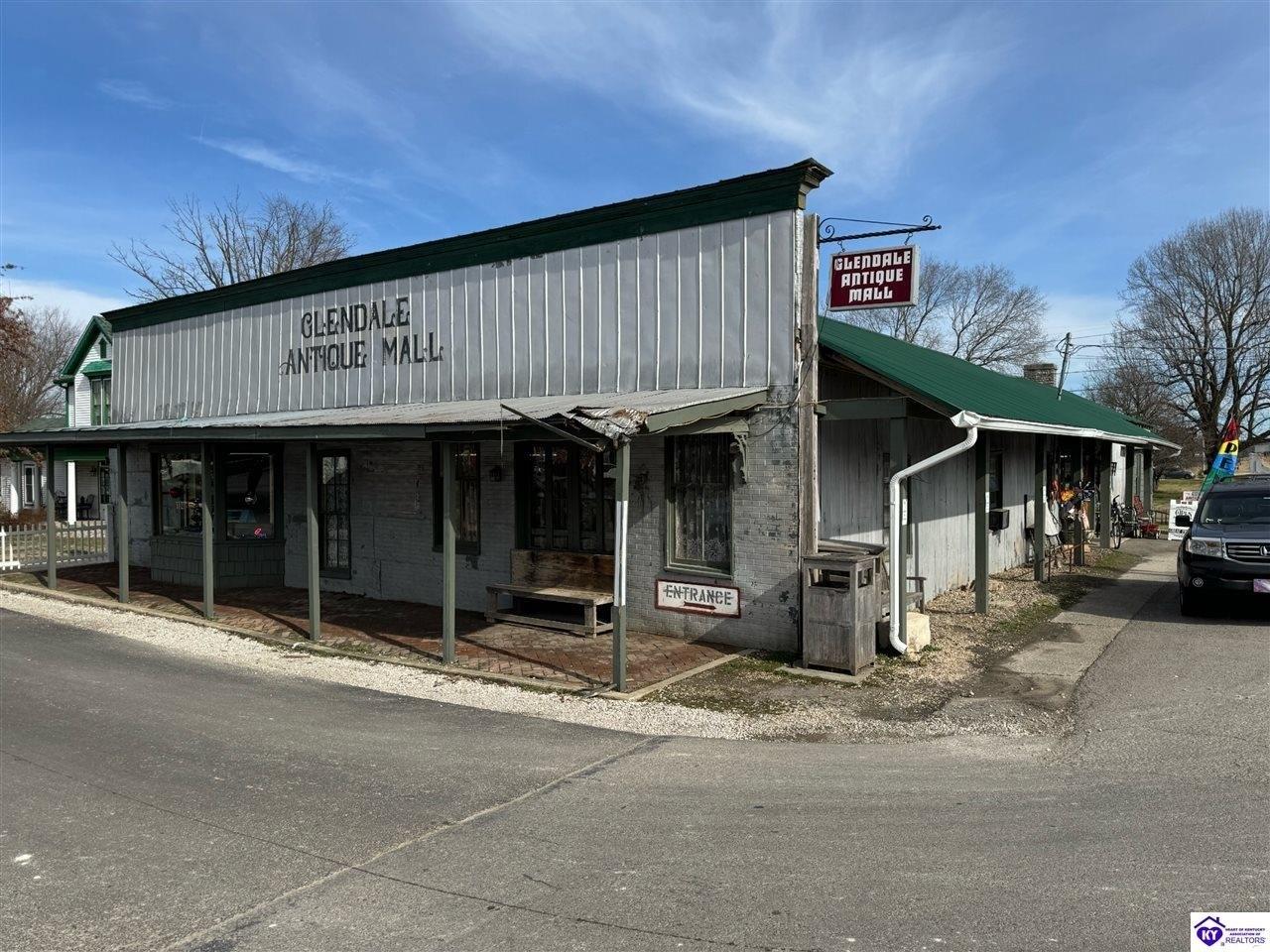 Property Image for 104 E Railroad Avenue