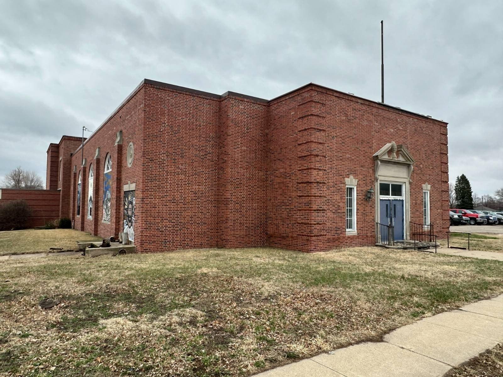 Property Image for 409 E Adams Street