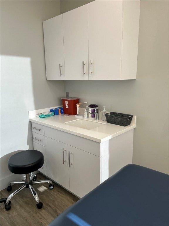Property Image for 2 Robinson Plz