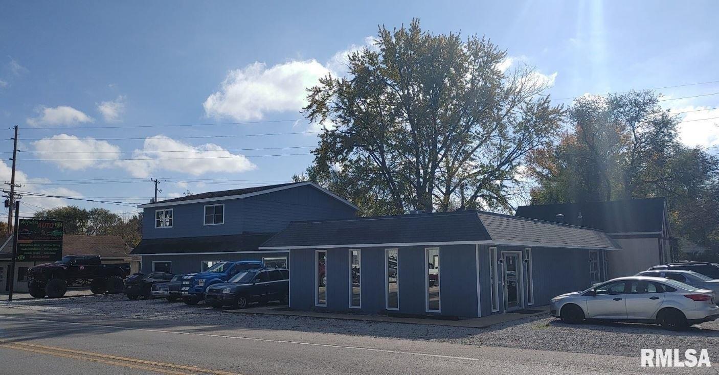 Property Image for 2500 E North Grand Avenue