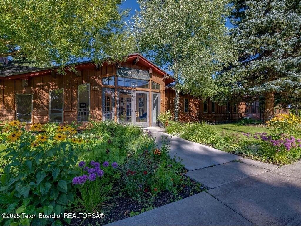 Property Image for 175 S KING Street