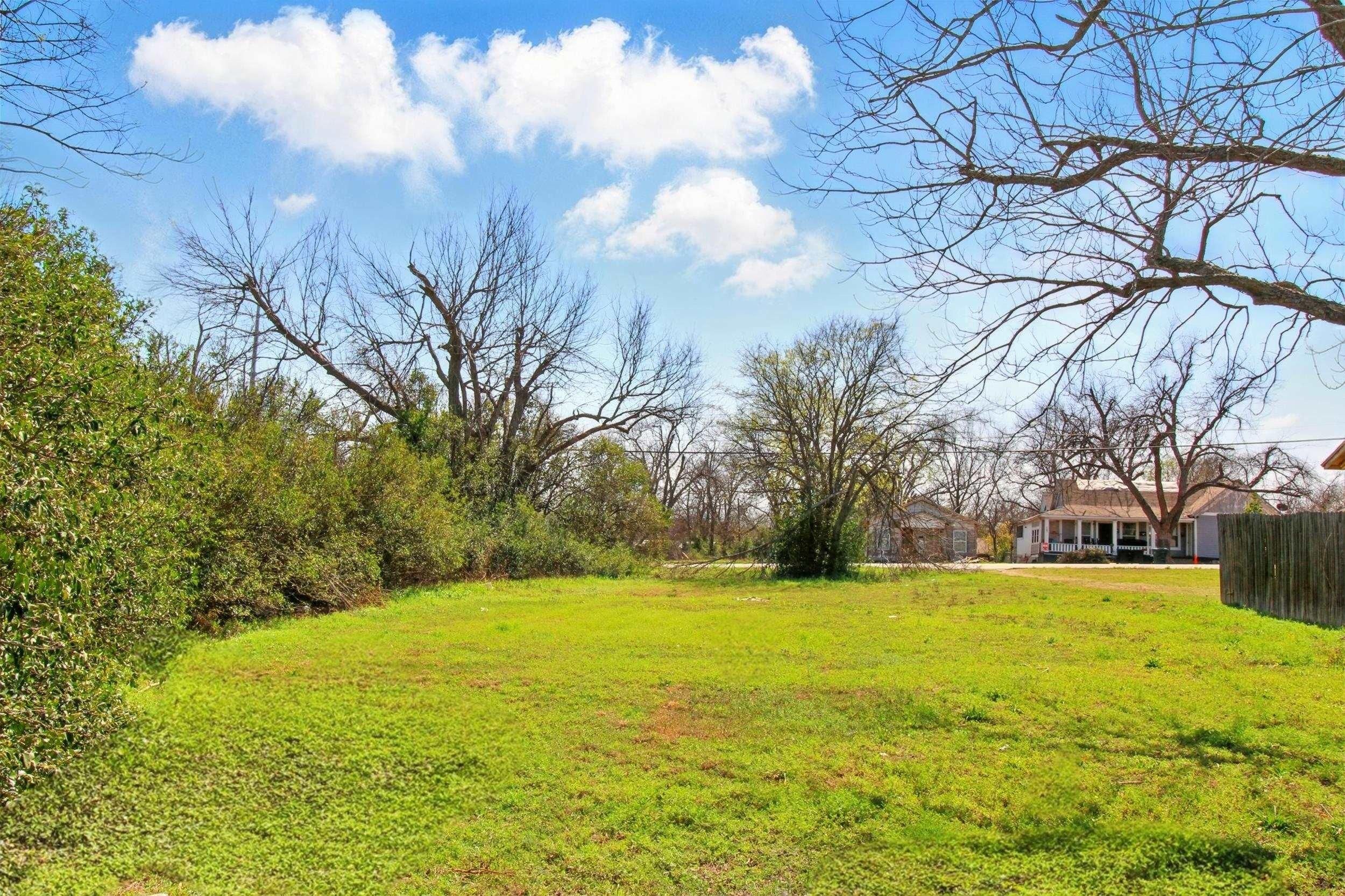 Property Image for 916 E Adams Avenue Corner of 20th Street