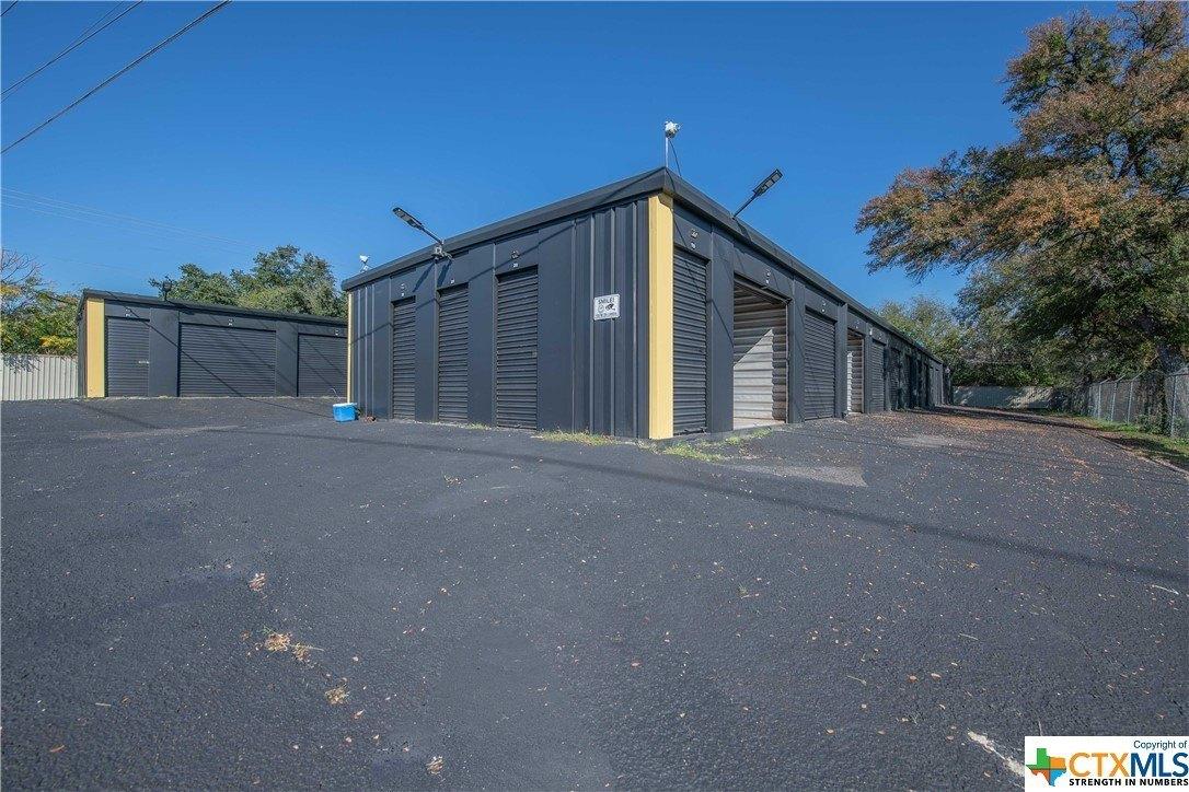 Property Image for 405- 407 S Twin Creek Drive