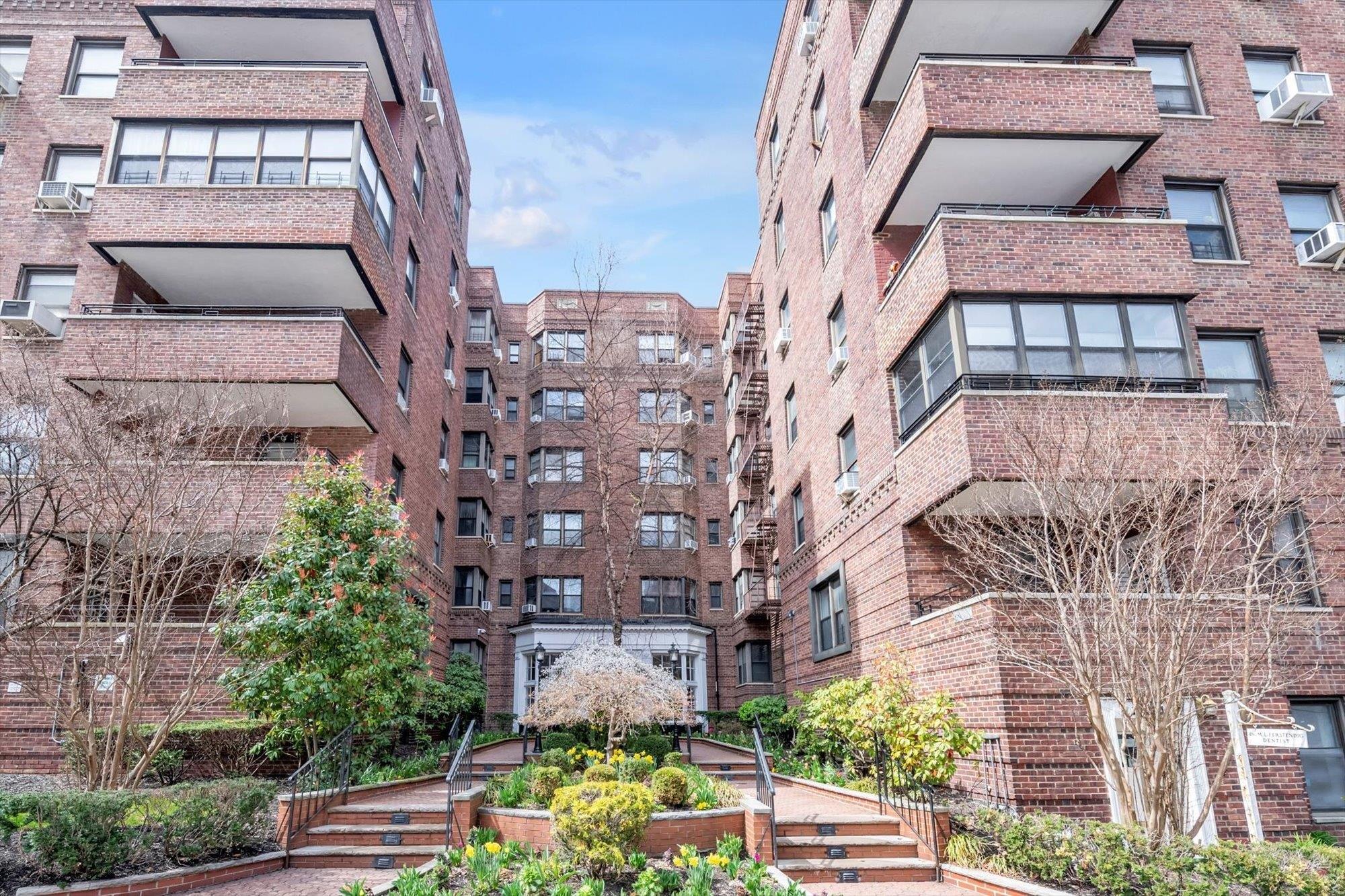 Property Image for 6940 Yellowstone Blvd 9
