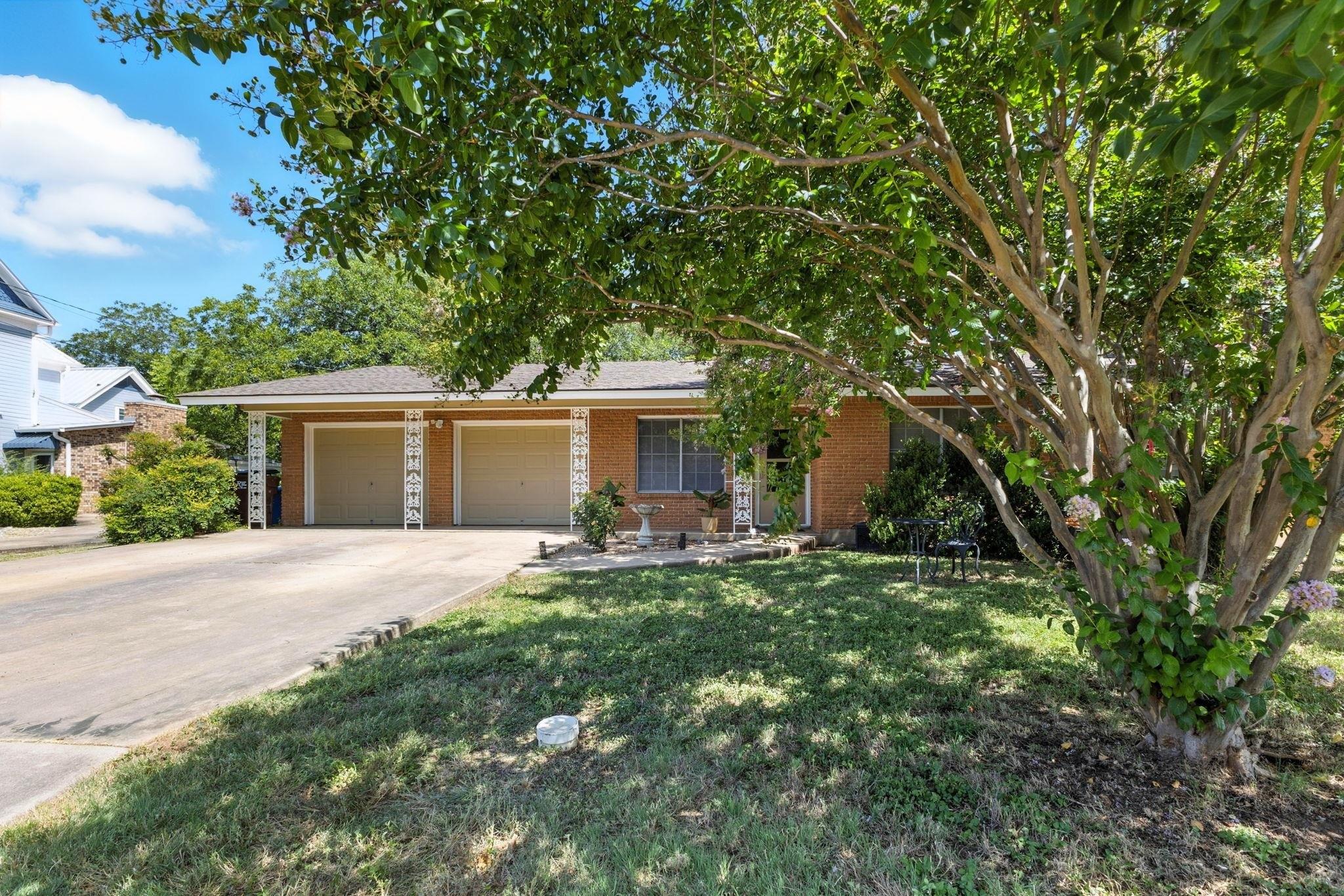 Property Image for 606 E Liberty Ave E