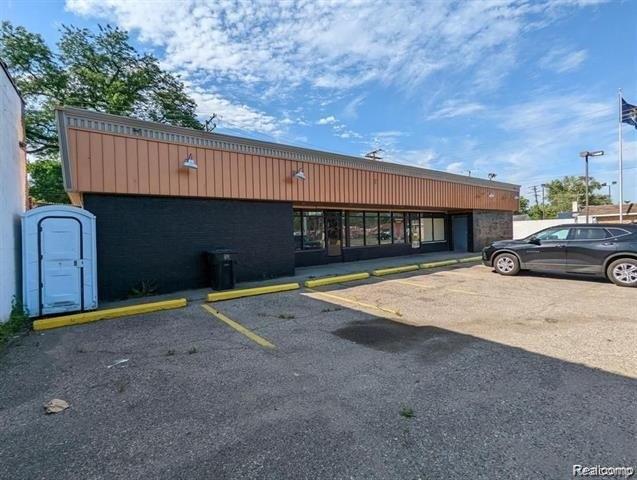 Property Image for 17651 E WARREN Avenue