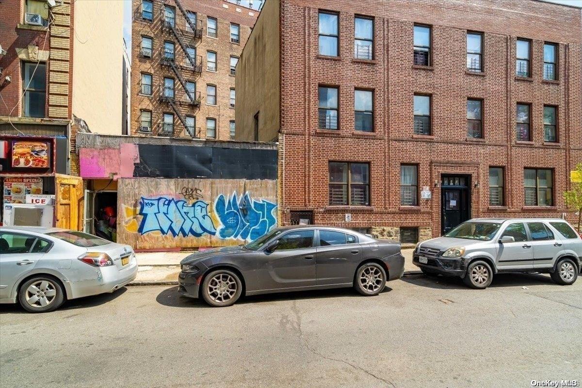 Property Image for 2466/2468 Beaumont Avenue