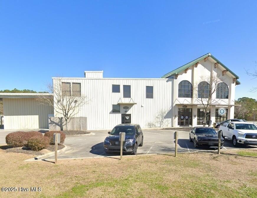 Property Image for 200 Williamsburg Parkway 3