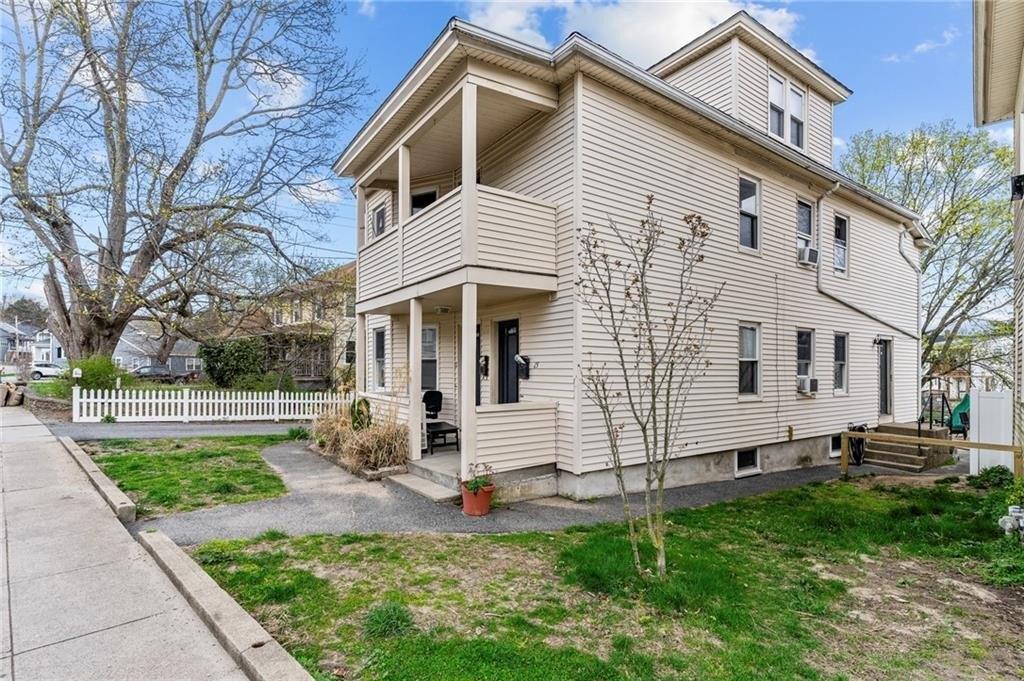 15 Phenix Avenue, West Warwick, RI 02893 MLS 1357156 CENTURY 21