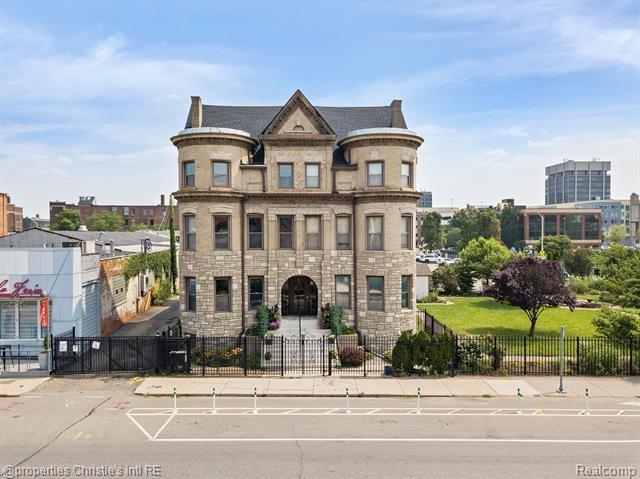 Property Image for 4120 CASS Avenue 2