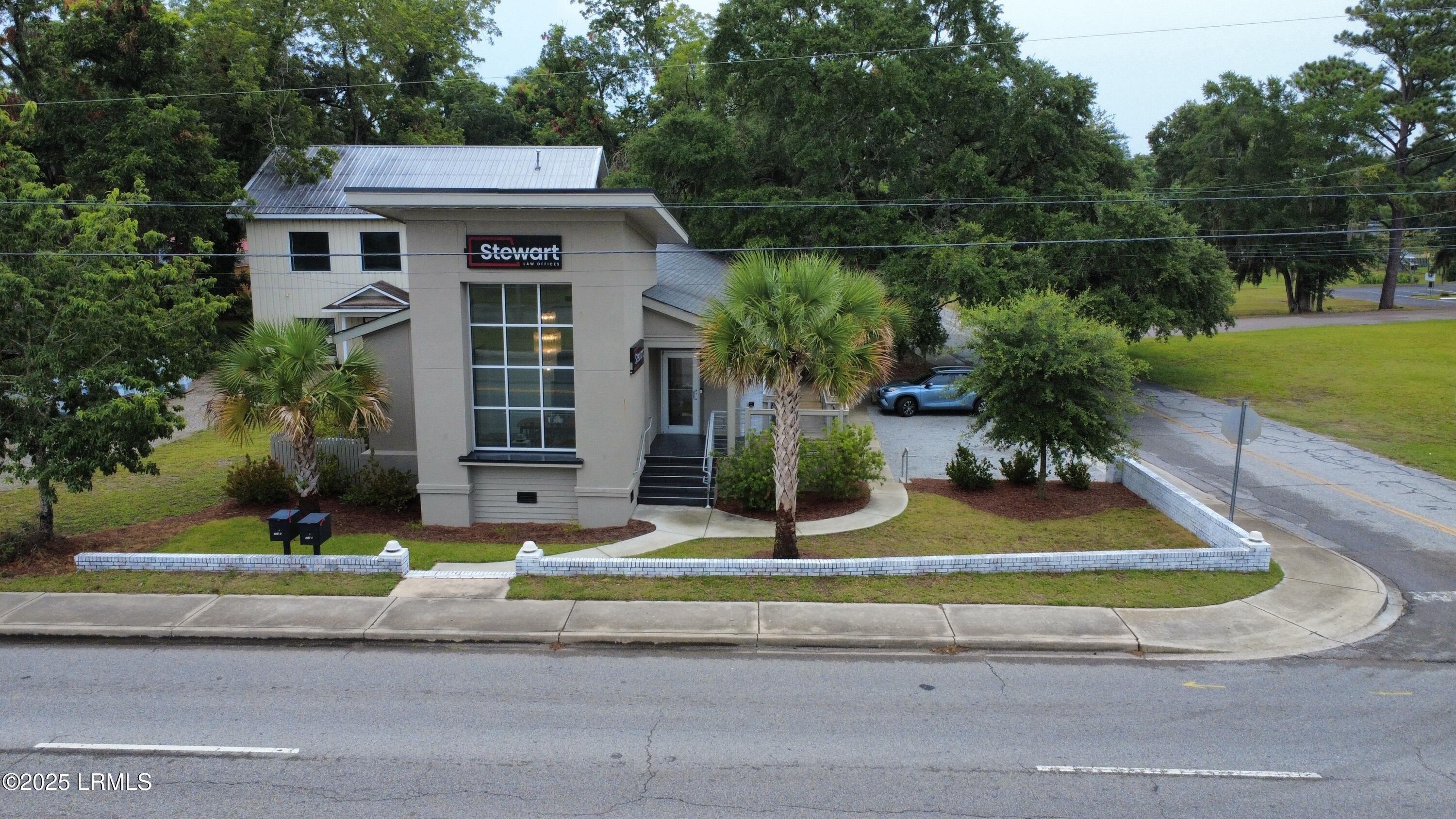 Property Image for 205 Ribaut Road B