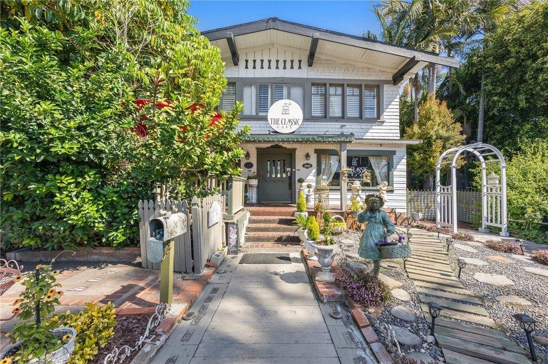 Property Image for 419 W Commonwealth Avenue