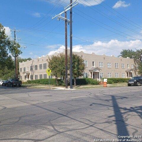 Property Image for 127 W Magnolia