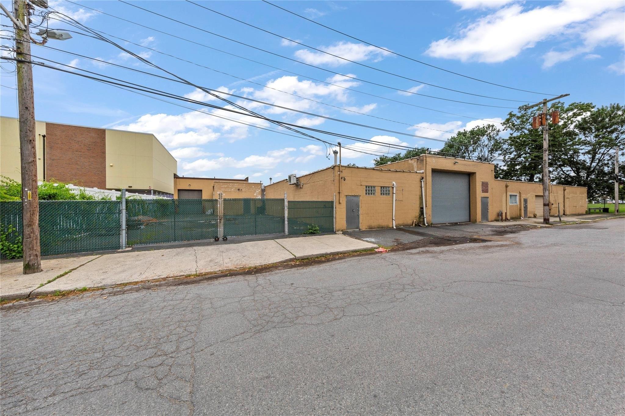 Property Image for 633 W Merrick Road