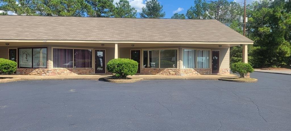 Property Image for 132 N Oakley Drive 7