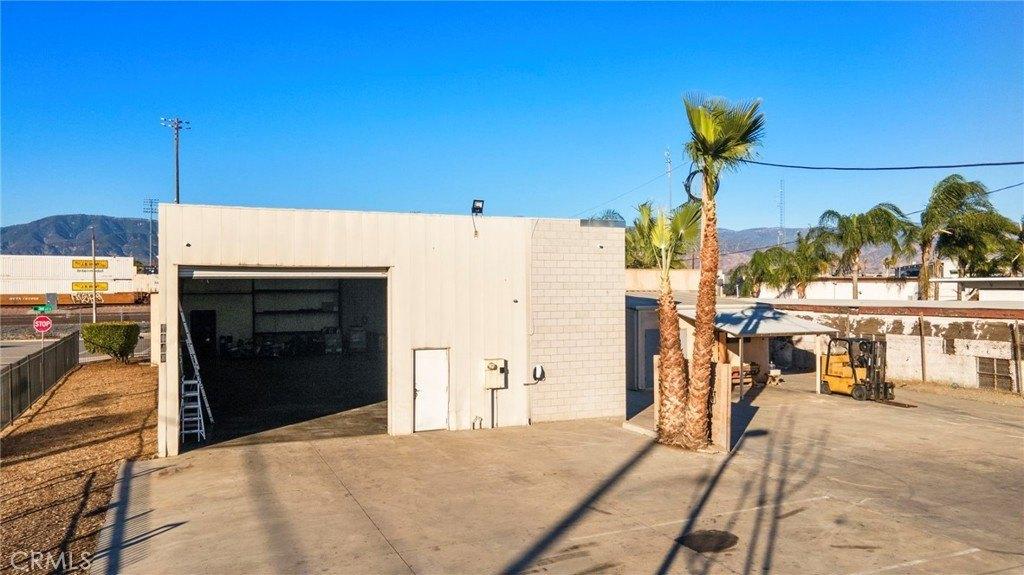 Property Image for 1033 W 3rd Street
