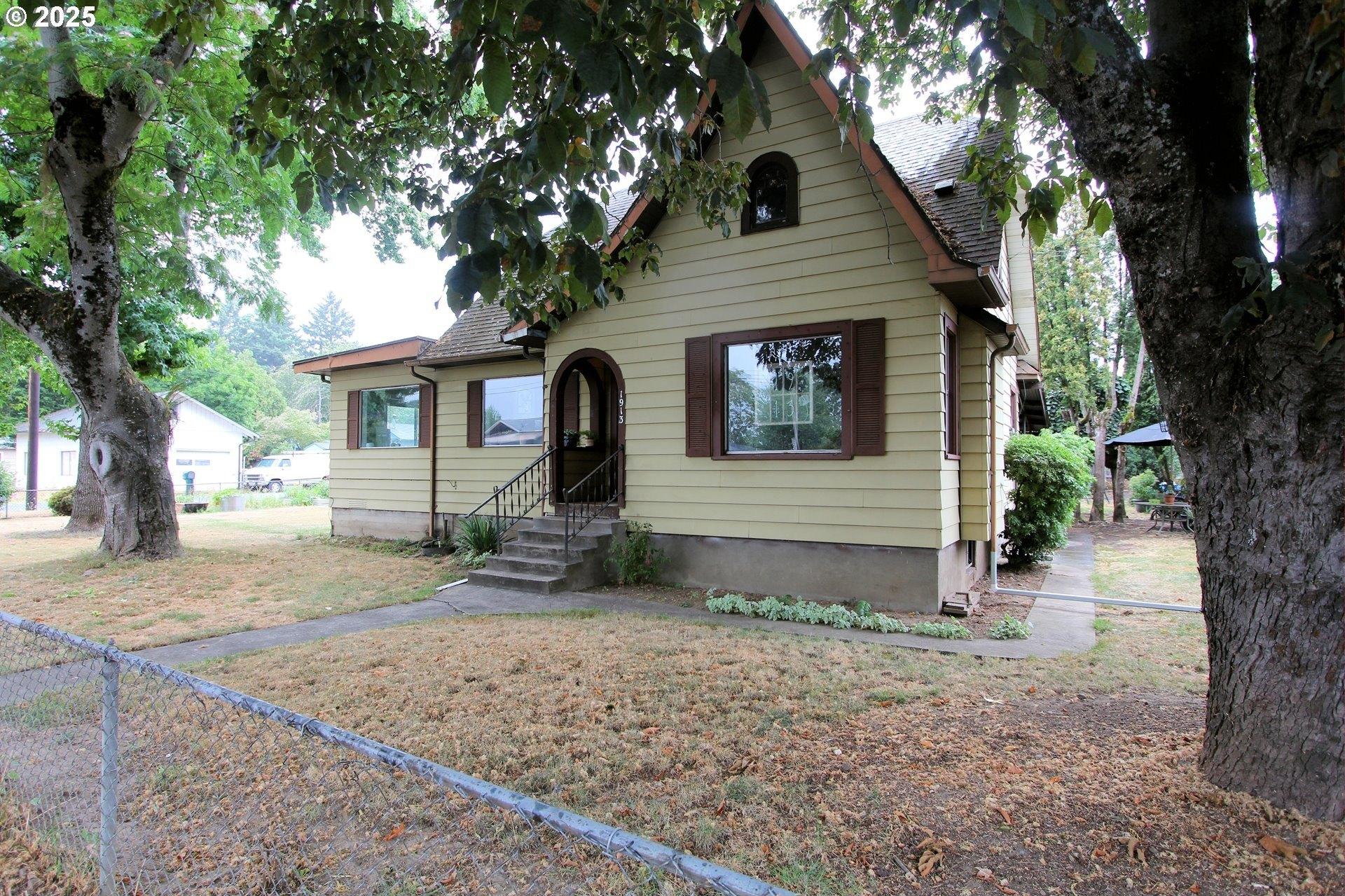 Property Image for 1913 E St