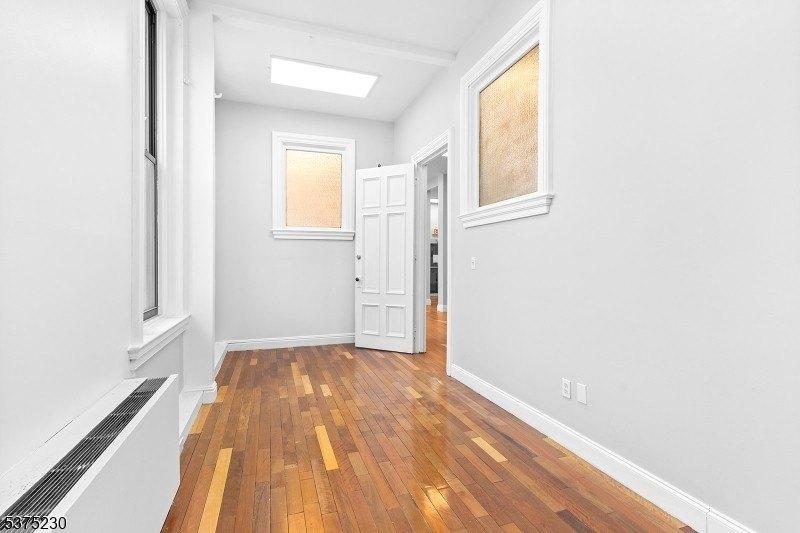 Property Image for 16 W Black Well St6S War