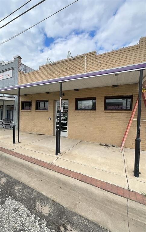 Property Image for 115 N Houston Street