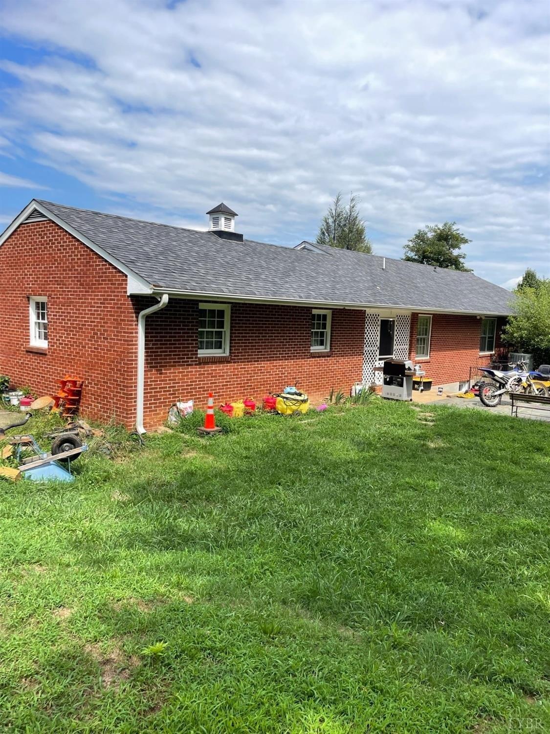 Property Image for 1001 E Lynchburg Salem Turnpike