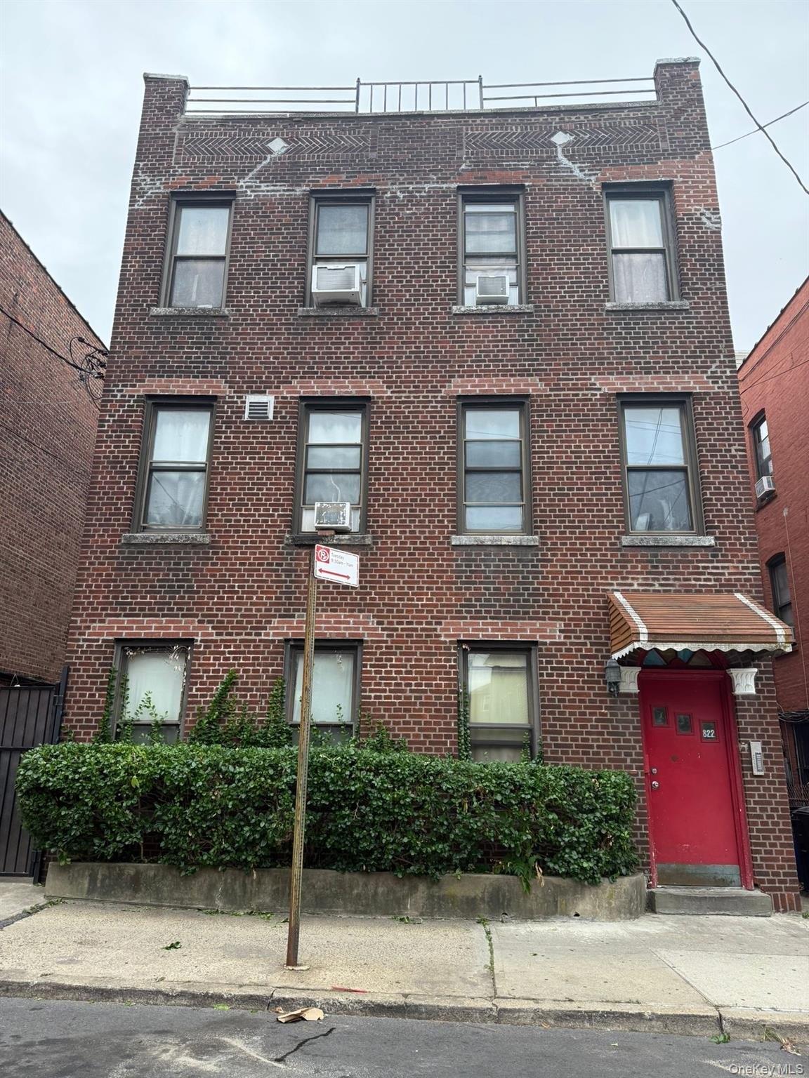 Property Image for 822 E 219th Street