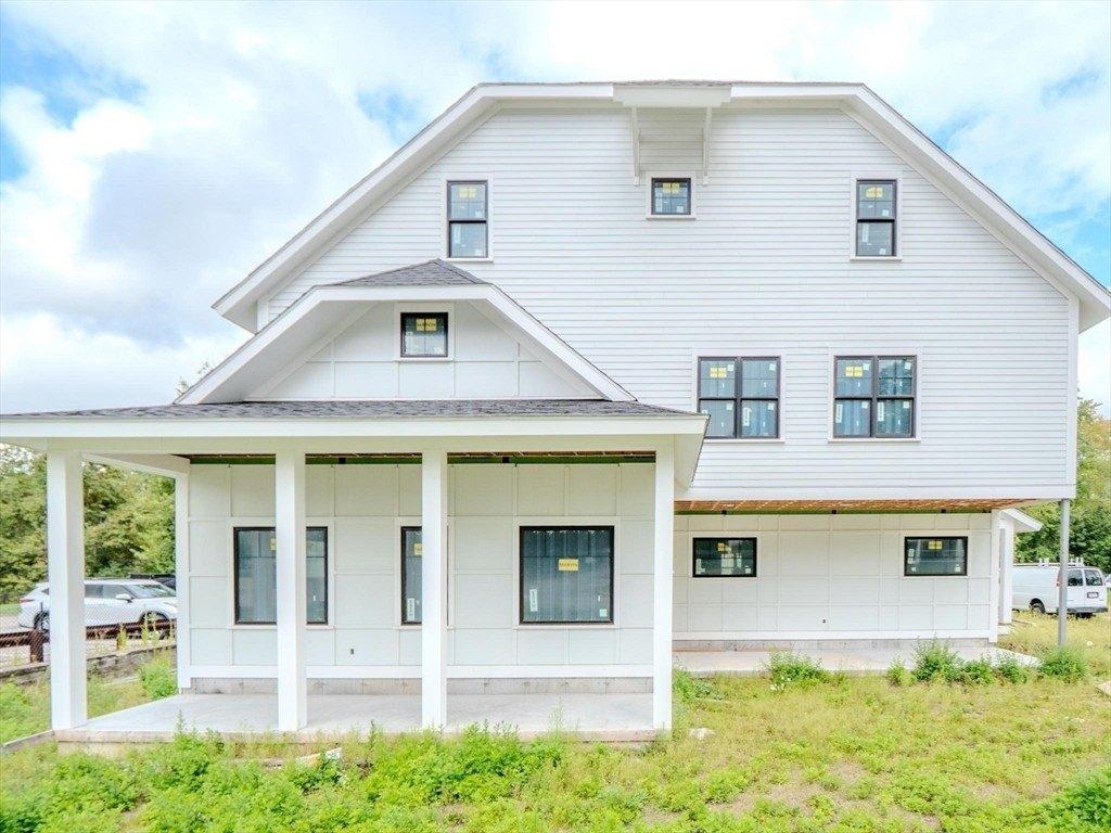 Property Image for 90 W Main St