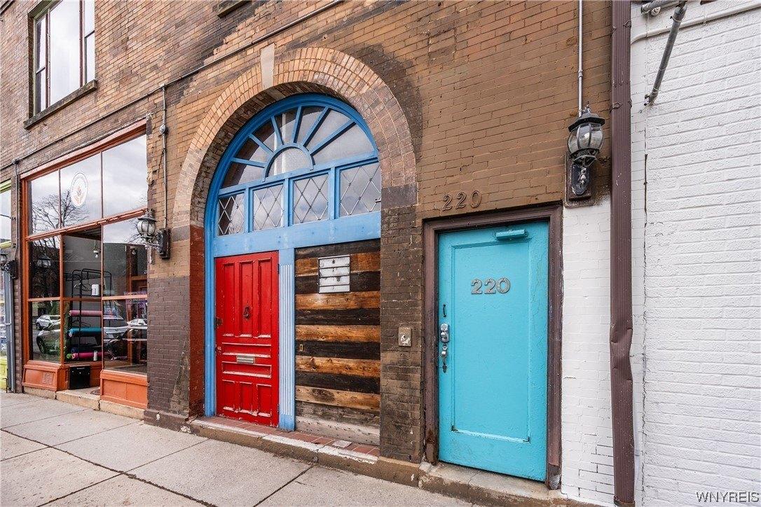 212 Grant Street, Buffalo, NY 14213 - MLS# B1521869 | C21
