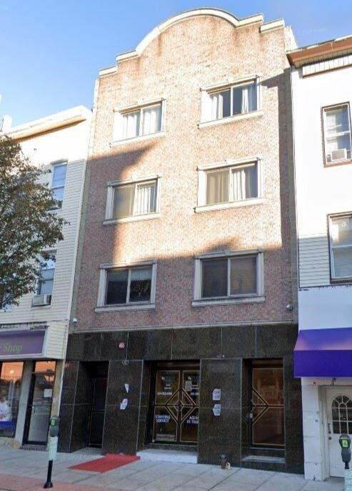Property Image for 910 Summit Ave 101