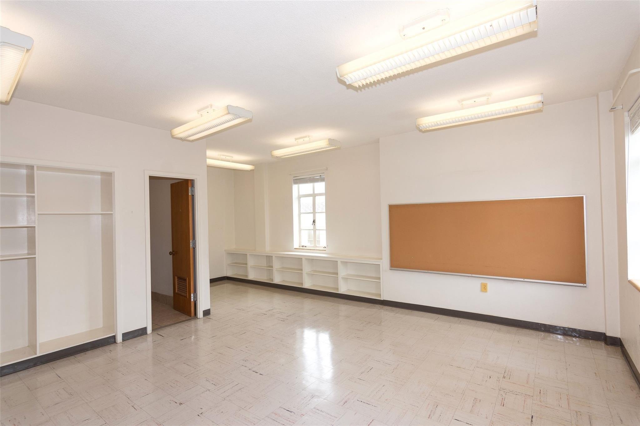 Property Image for 2007 University Ave 207
