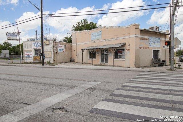 Property Image for 425 N Zarzamora