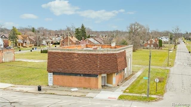 Property Image for 15400 E WARREN Avenue