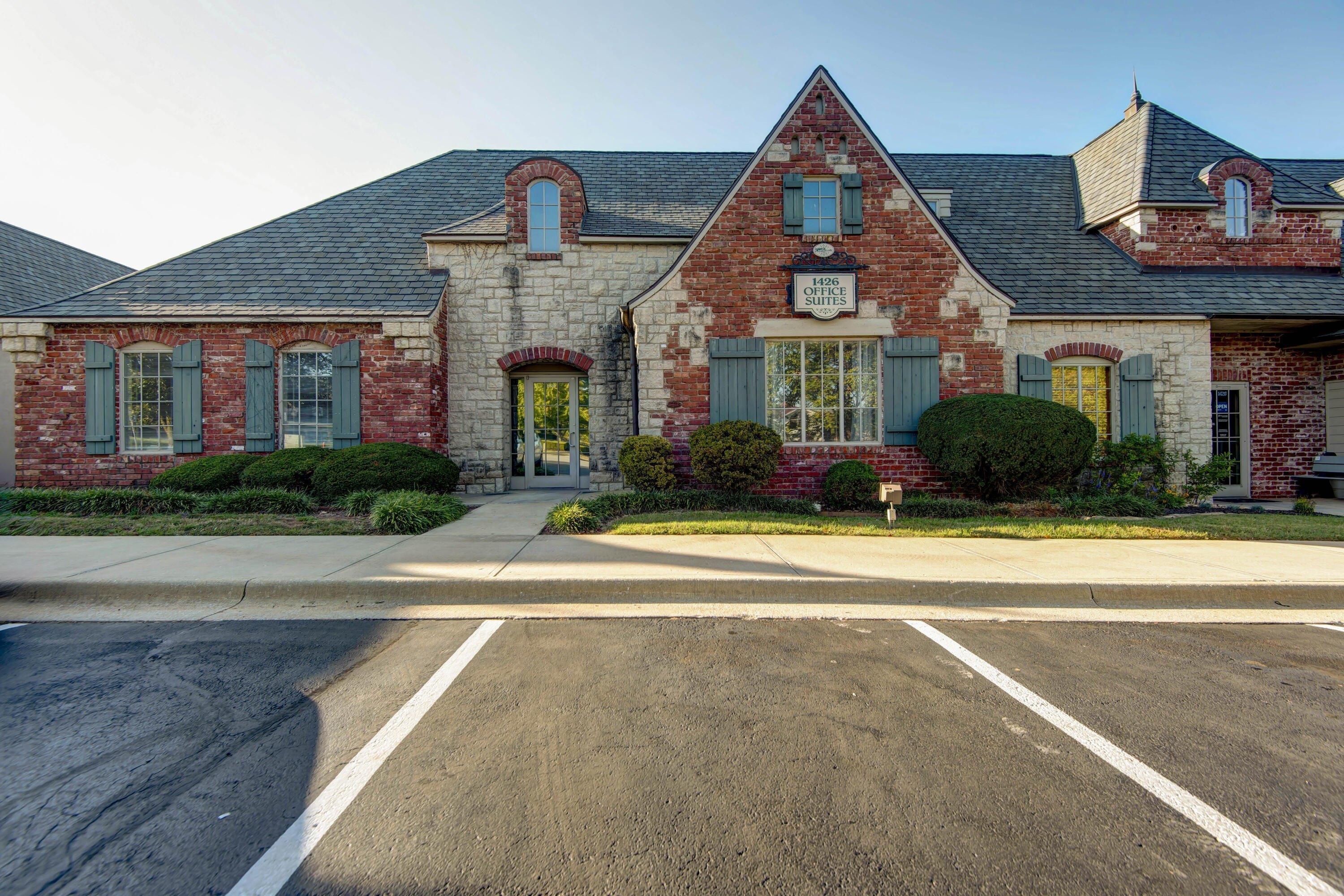 Property Image for 1426 E Bradford Parkway Suite L