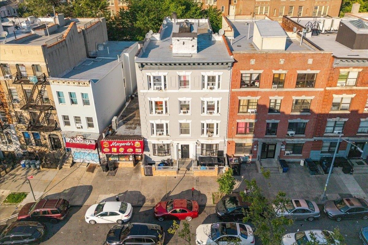 Property Image for 919 Avenue Saint John