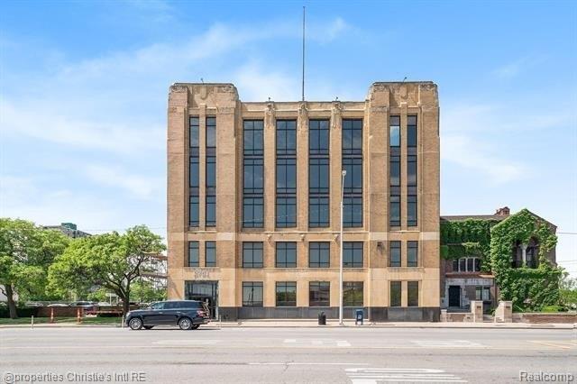Property Image for 2751 E JEFFERSON Avenue