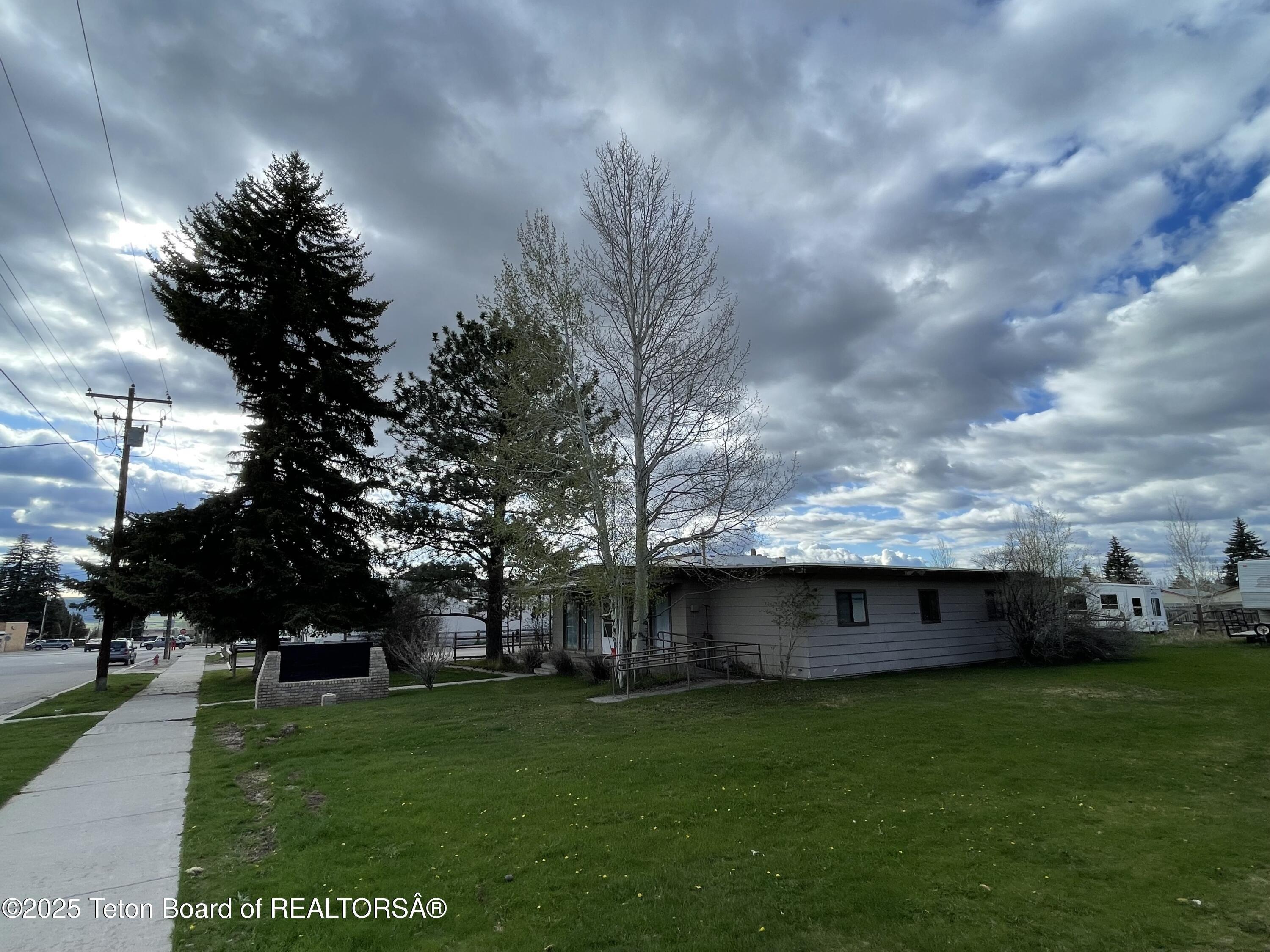 Property Image for 47 E 4TH AVE Avenue