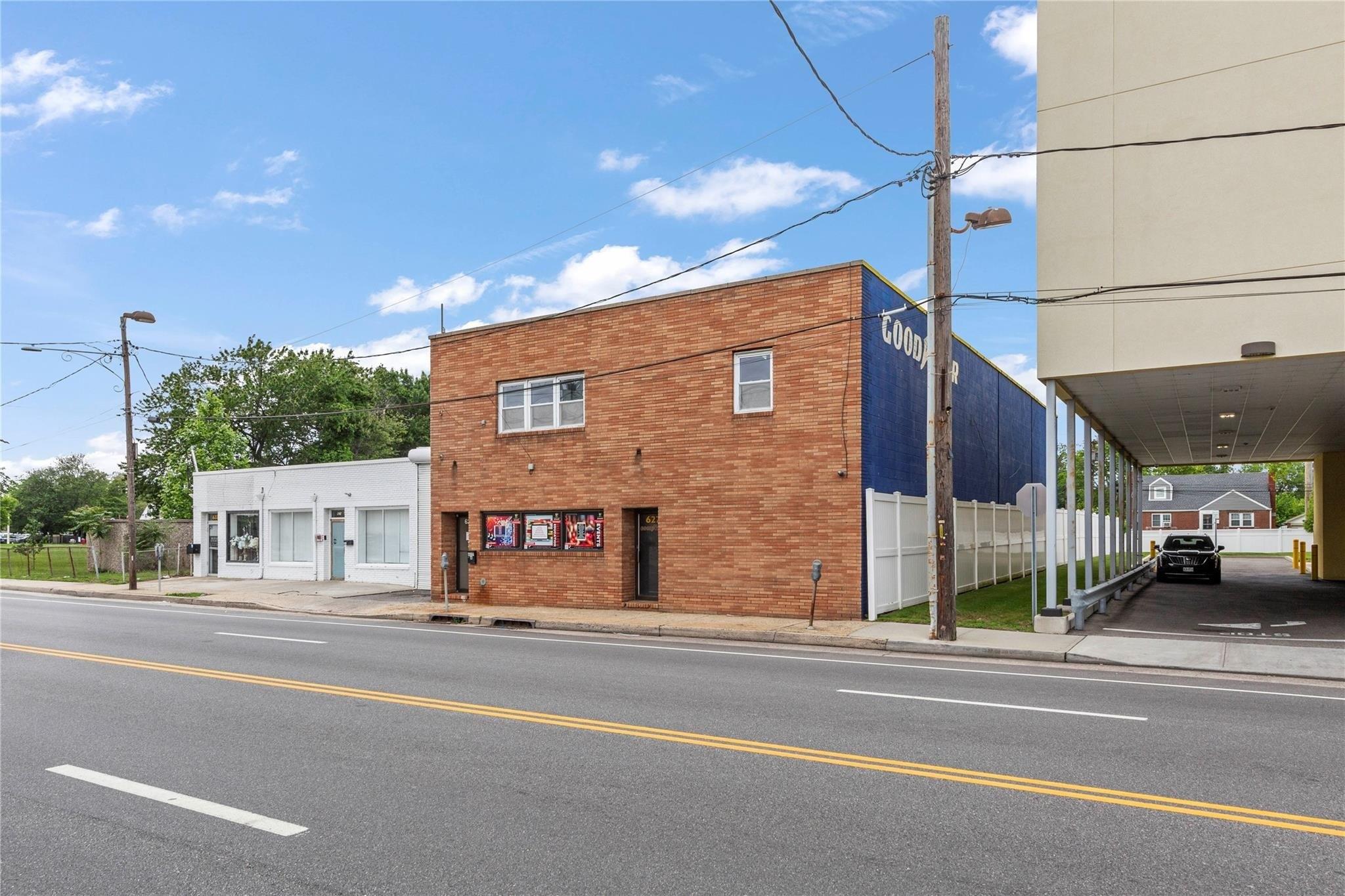 Property Image for 627 W Merrick Road