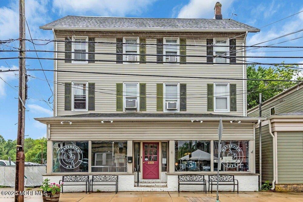 Property Image for 689 E Bay Avenue